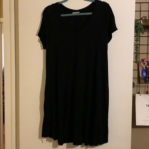 Black short sleeve tshirt dress